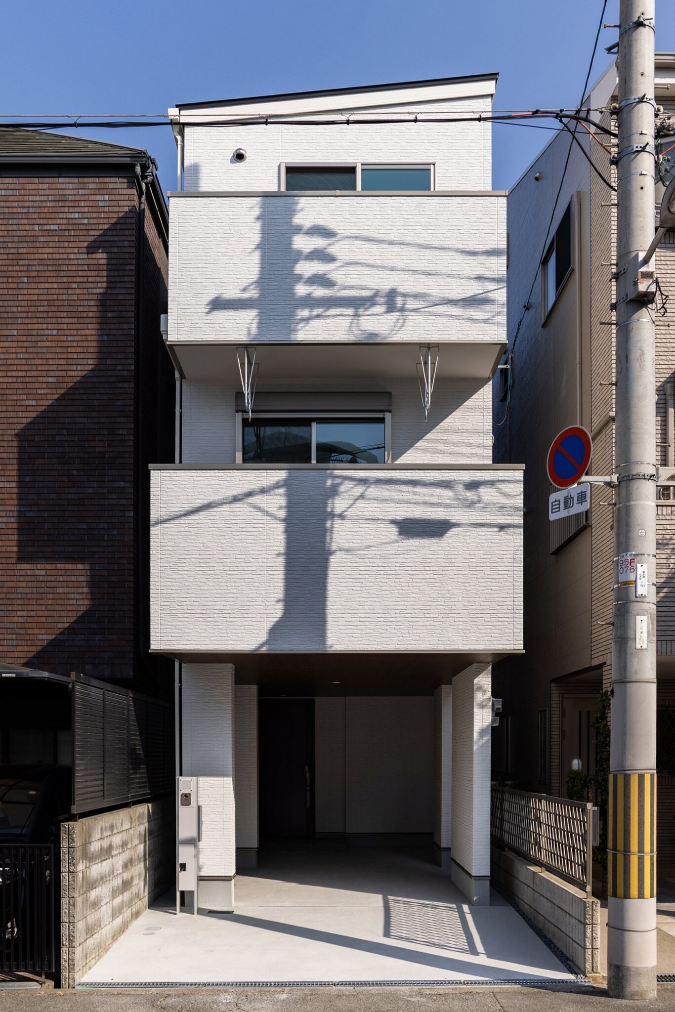アデレイドクラス大正三軒家東